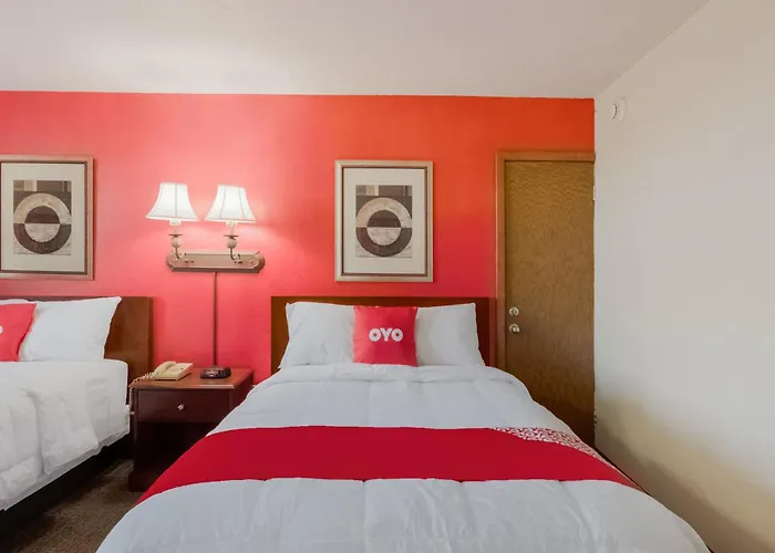 Oyo East Peoria I-74 Hotel 2*
