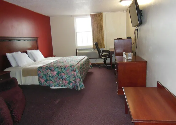 Oyo East Peoria I-74 Hotel Morton