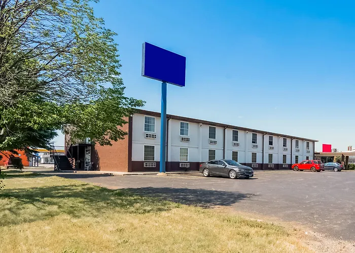 Oyo East Peoria I-74 Hotel 2*